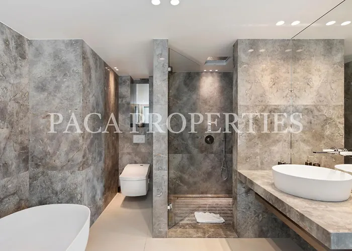 Paca -401- 5 Luxe * Cannes